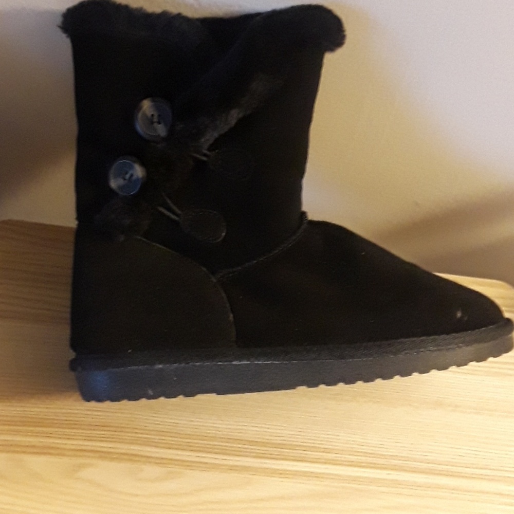 Black boots